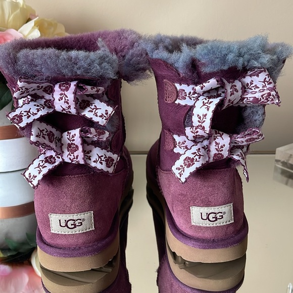 UGG boots Bailey Bow II purple eggplant purple and white striped lace bow tie - Picture 2 of 8